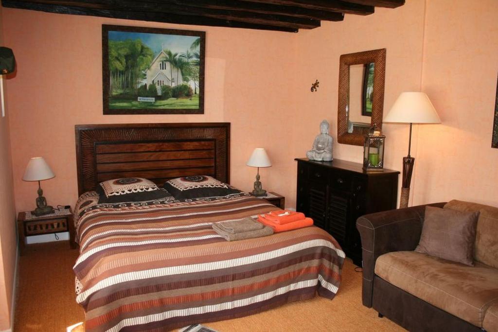 Gites Le Petit Nailly Magny-les-Hameaux Rom bilde